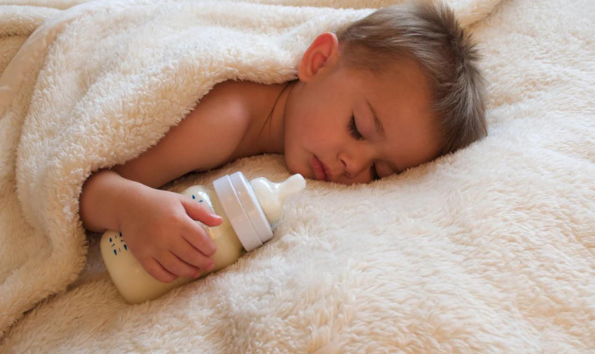 Featured image for “Is Bottle-Feeding Linked to Sleep Issues in Children?”